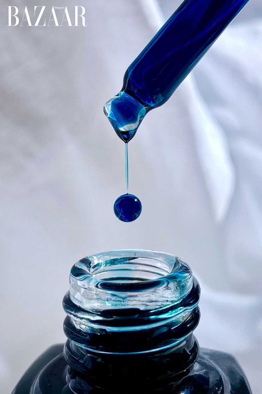 Cách sử dụng tinh dầu azulene dưỡng da.