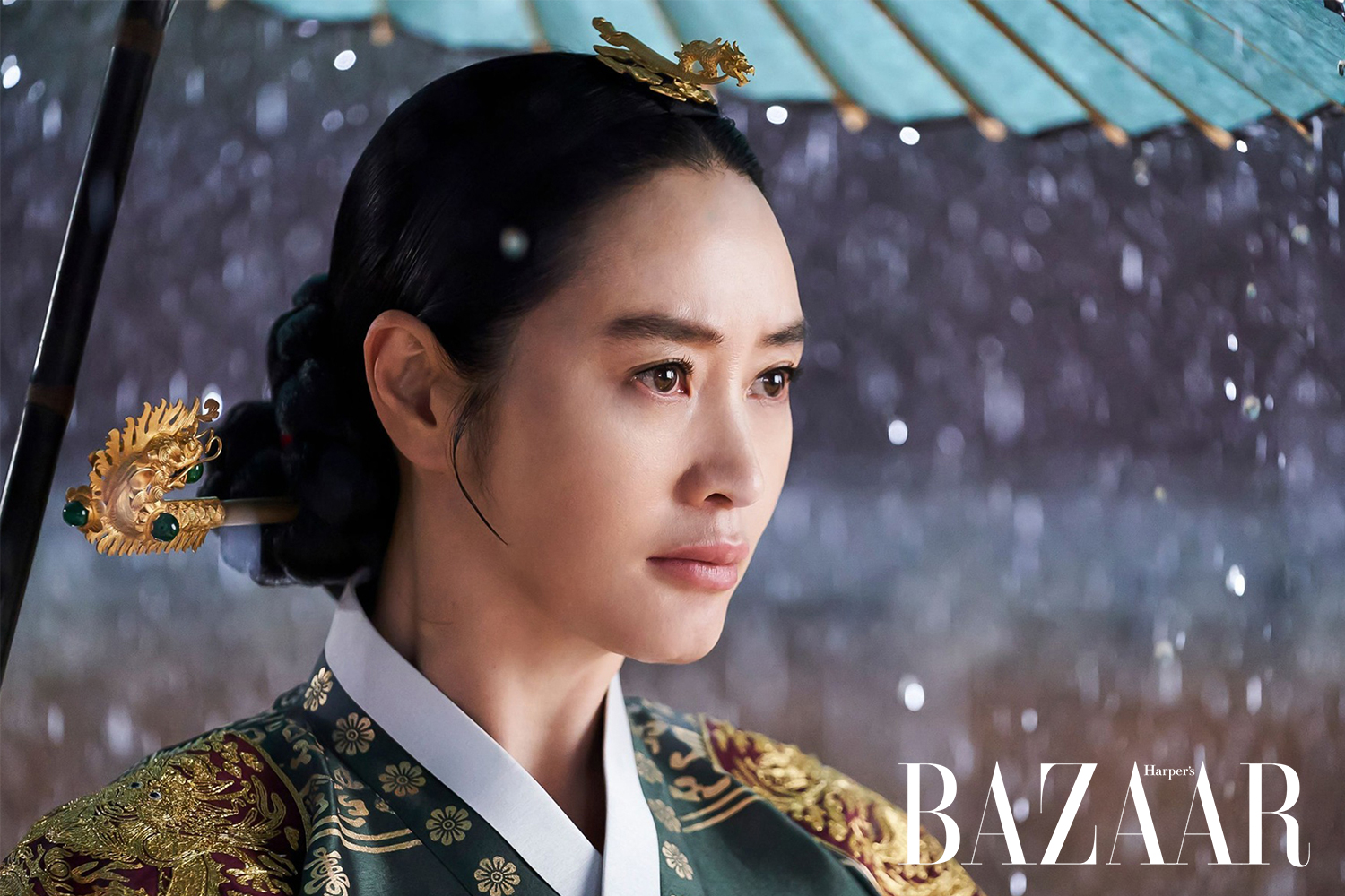 Kim Hye Soo trong phim mới Under the Queen’s Umbrella.