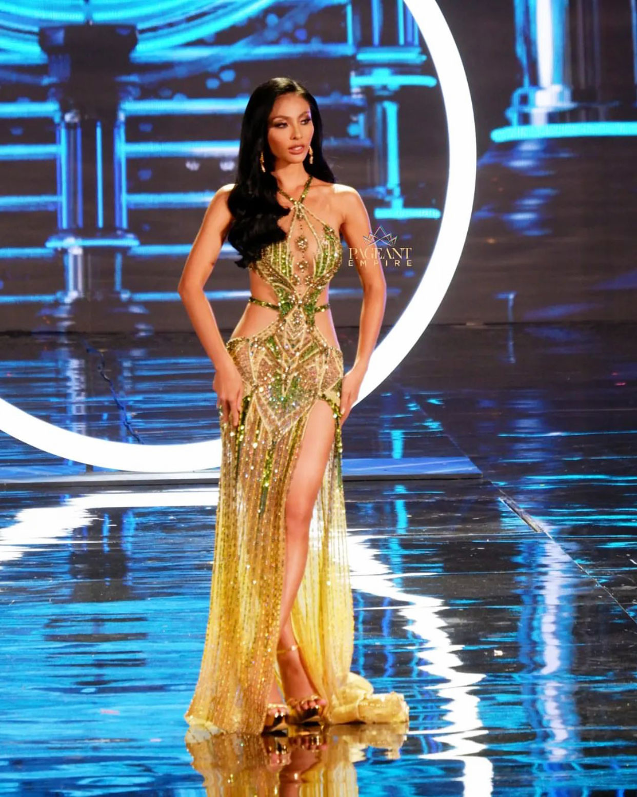 chung ket miss grand international 2022 hoa hau indonesia andine julie - Muốn thành hoa hậu phải có EQ cao: Bài học từ Miss Grand International 2022