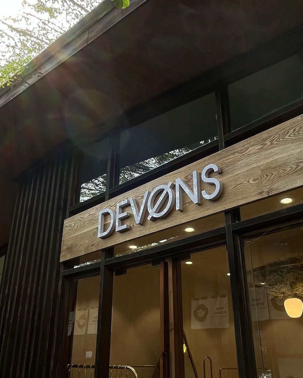 Devons Studio khai trương cửa hàng đầu tiên sau 3 năm hoạt động