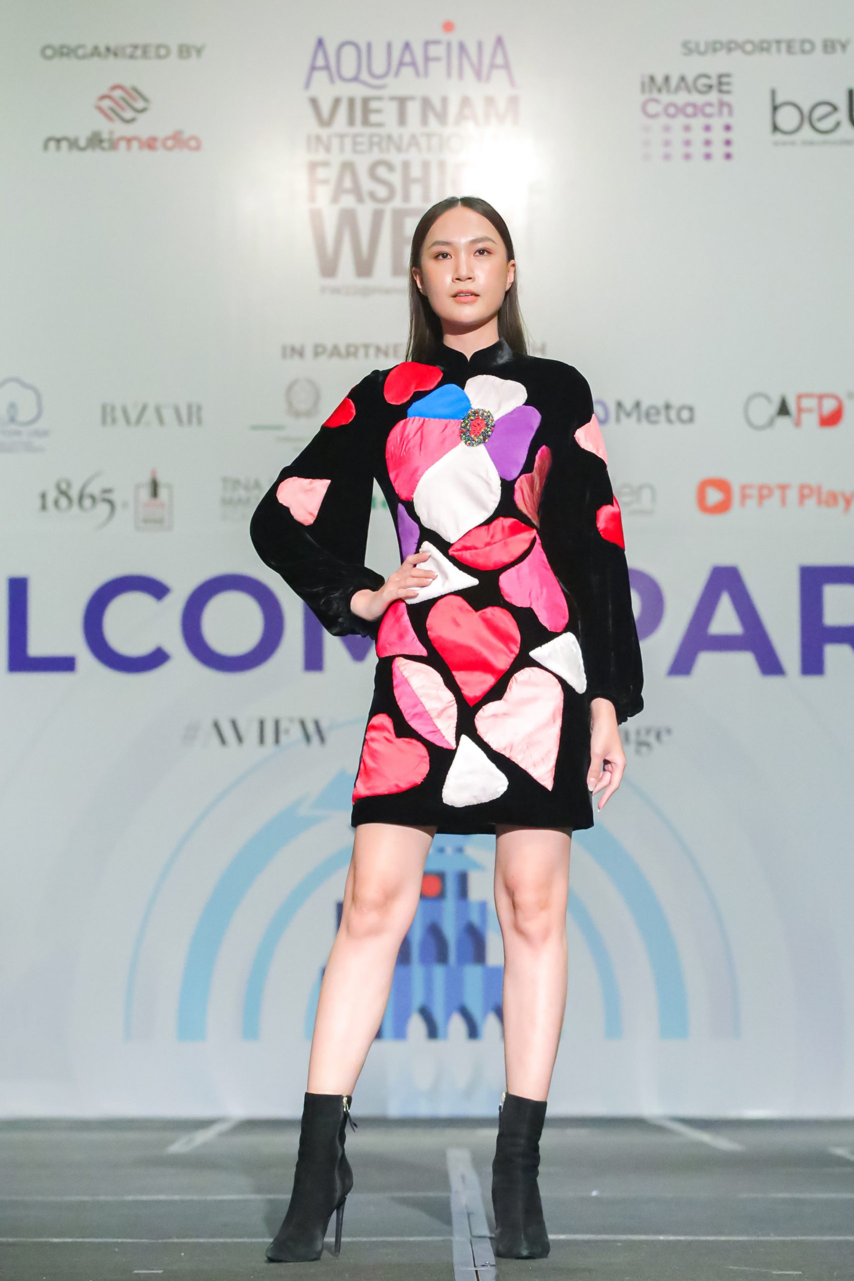 Harper's Bazaar_Aquafina Vietnam International Fashion Week AVIFW_02