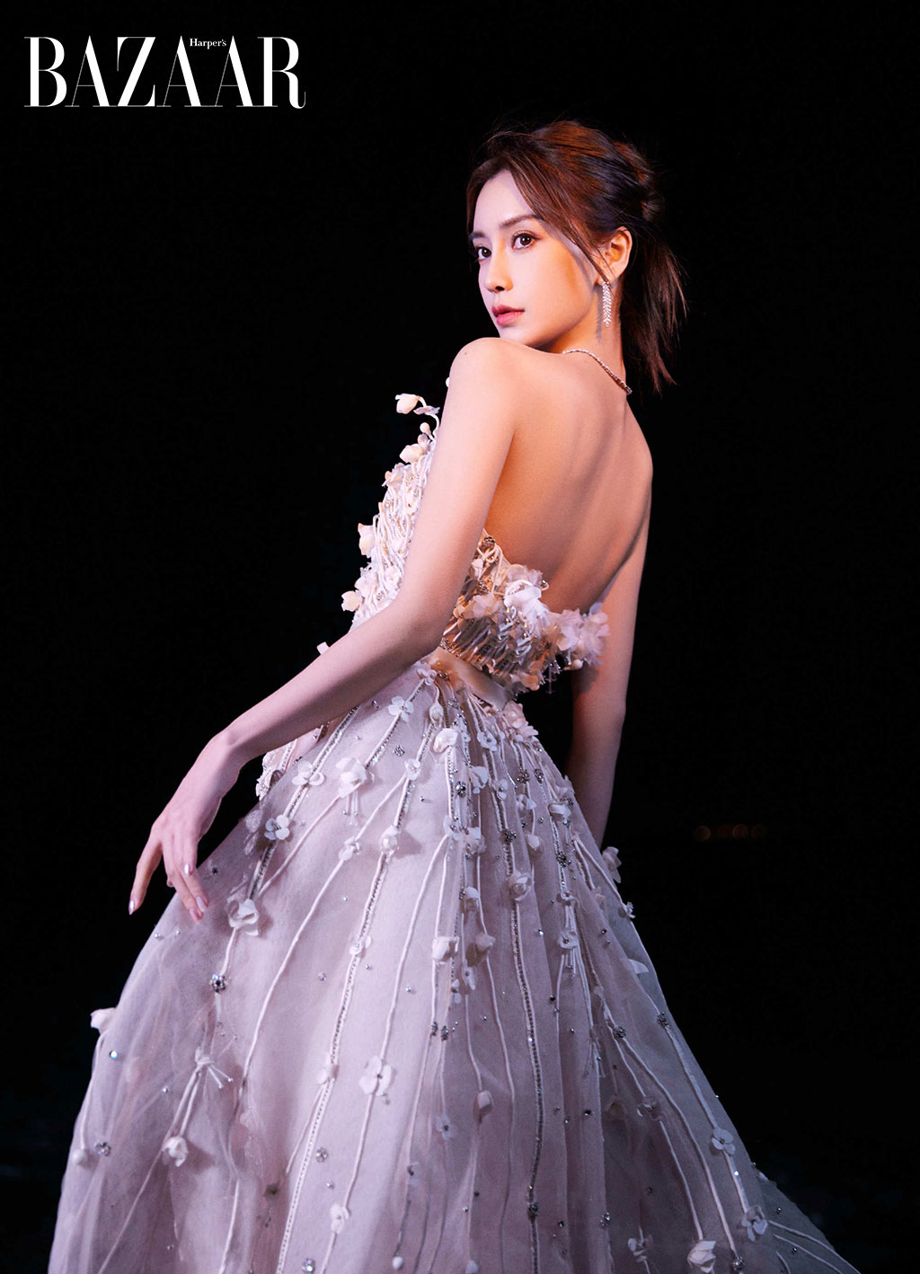 Angelababy tại Lễ trao giải Kim Kê 2022: đầm Elie Saab, giày Roger Vivier, trang sức Tiffany & Co