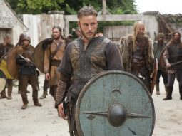 23 bộ phim chiến tranh cổ đại hay và hoành tráng nhất: Huyền thoại Viking – Vikings (2013–2020)