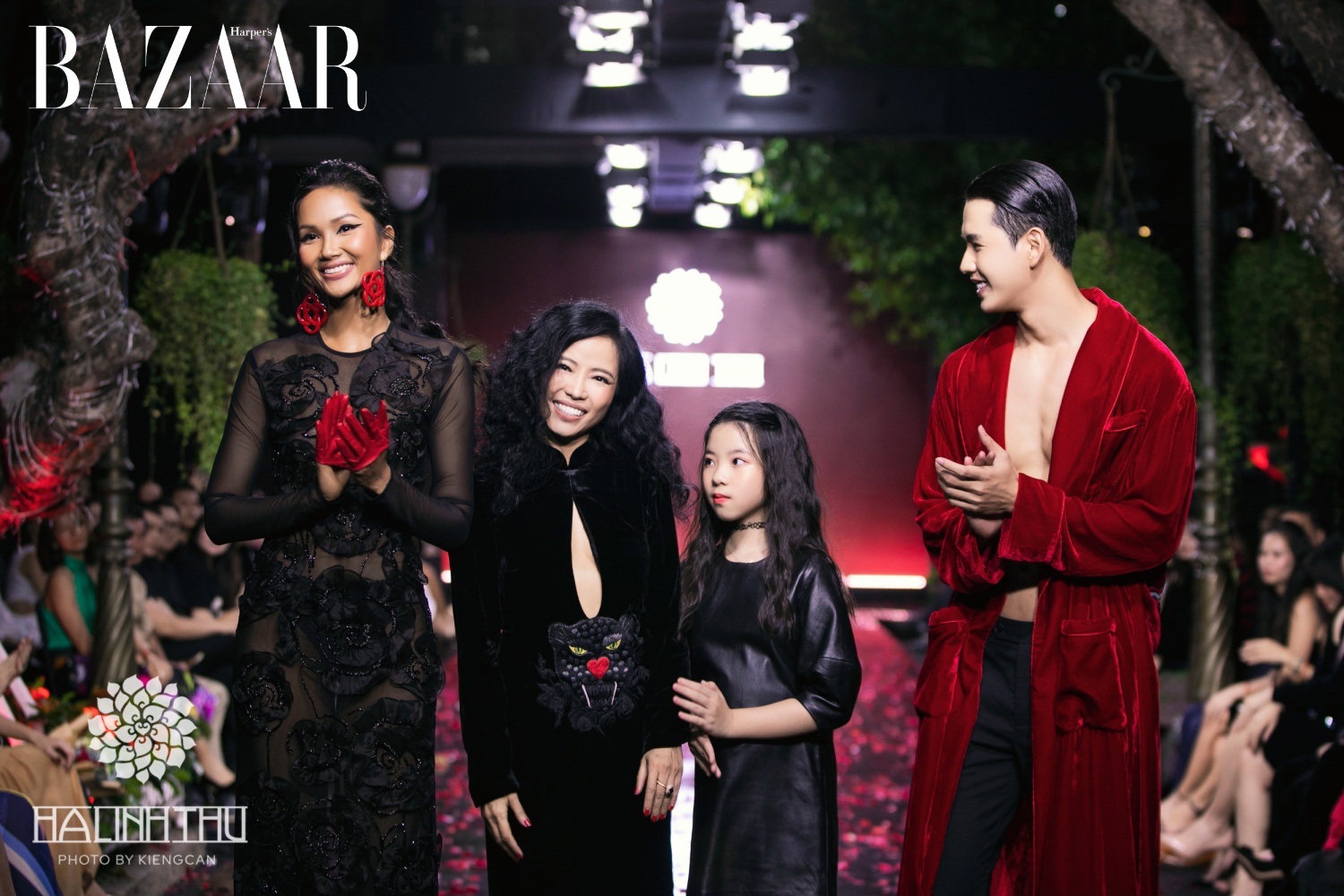Từ trái sang: H'Hen Niê, NTK Hà Linh Thư và con gái, bé Táo Thần, ca sĩ Minh Kha 