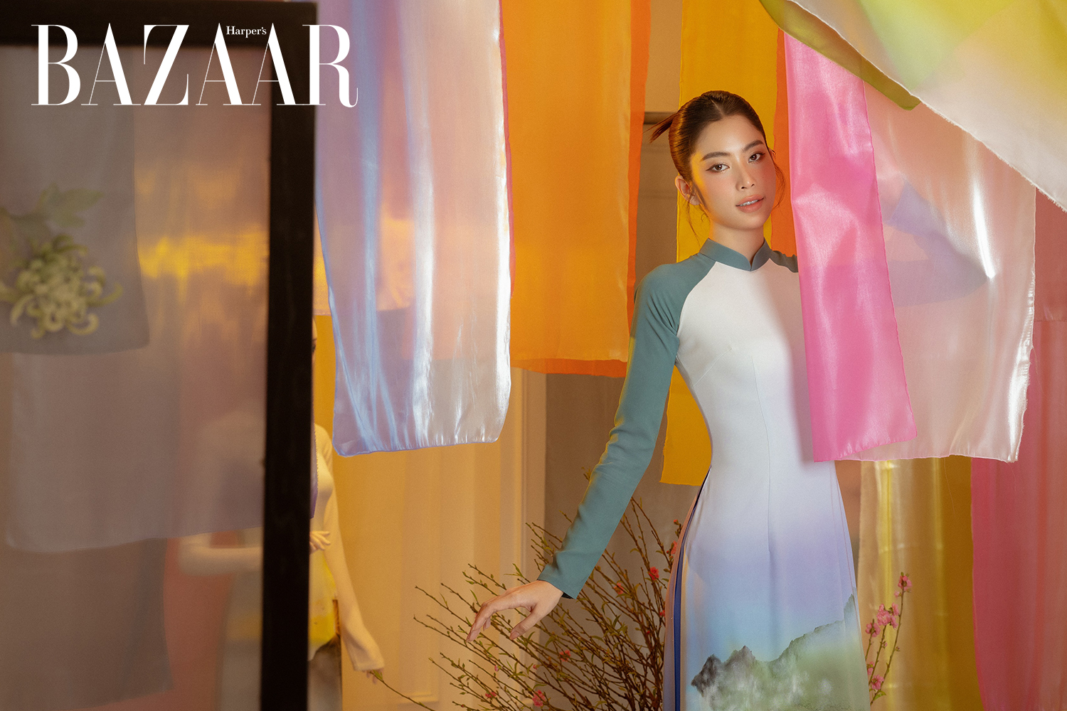 Harper's Bazaar_Nam Em Nam Anh mặc áo dài Trung Đinh_06