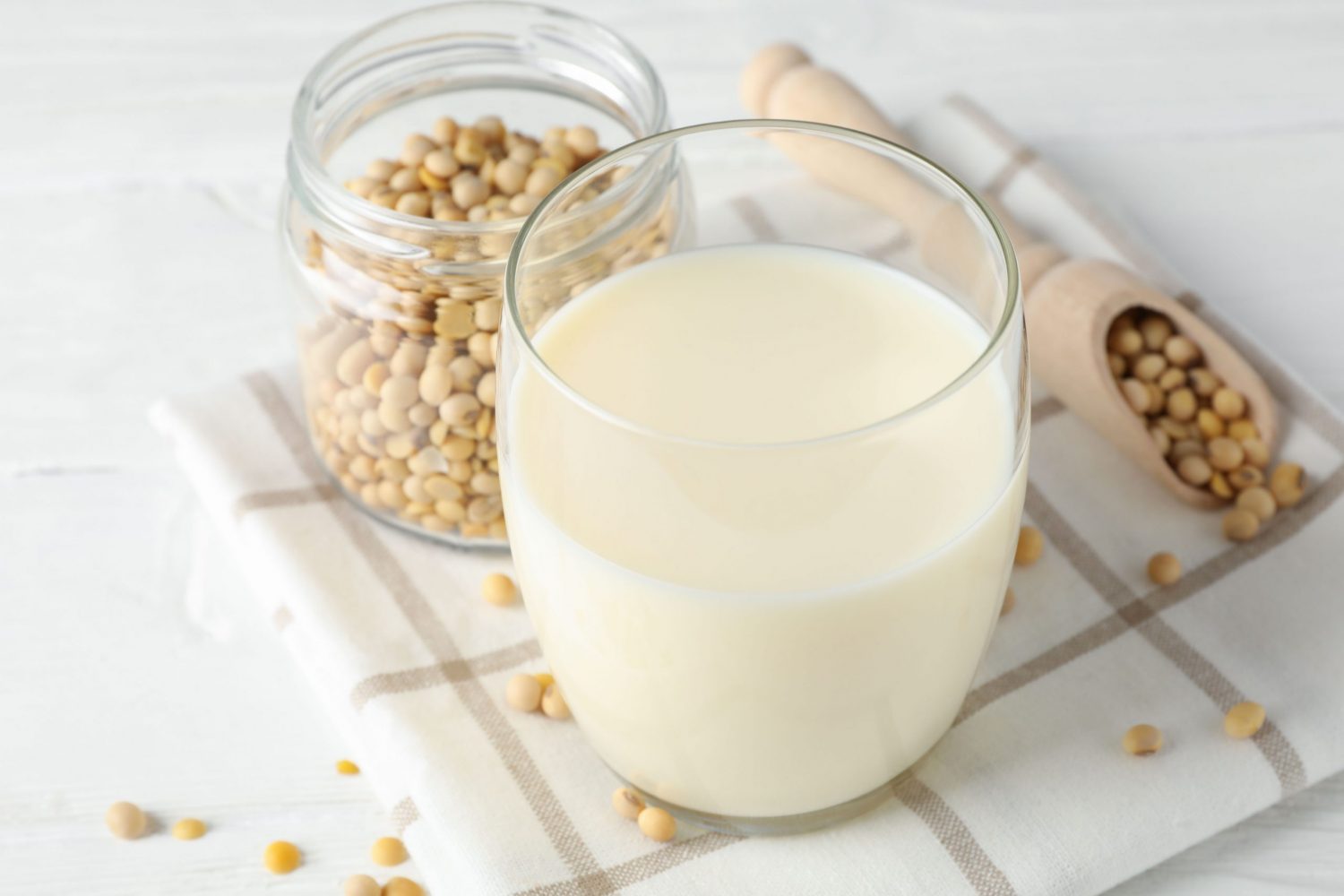 Tác hại của sữa đậu nành đối với phụ nữ: Không tốt cho người suy giáp