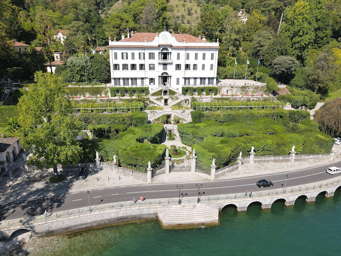 Villa Carlotta bên hồ Como