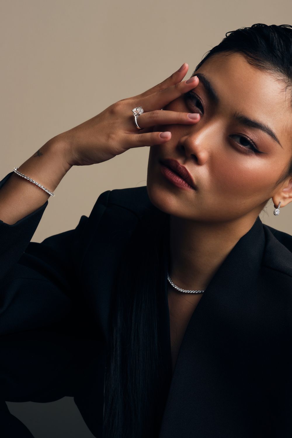 Tại Việt Nam, Lapola Jewelry là thương hiệu đầu tiên mang đến những thiết kế từ kim cương nâu