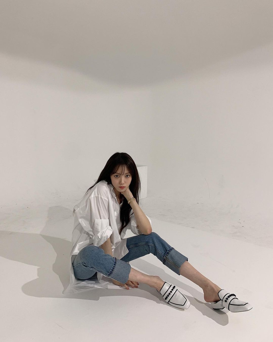 Mặc Đẹp Theo Phong Cách Thời Trang It Girl Của Lee Sung Kyung