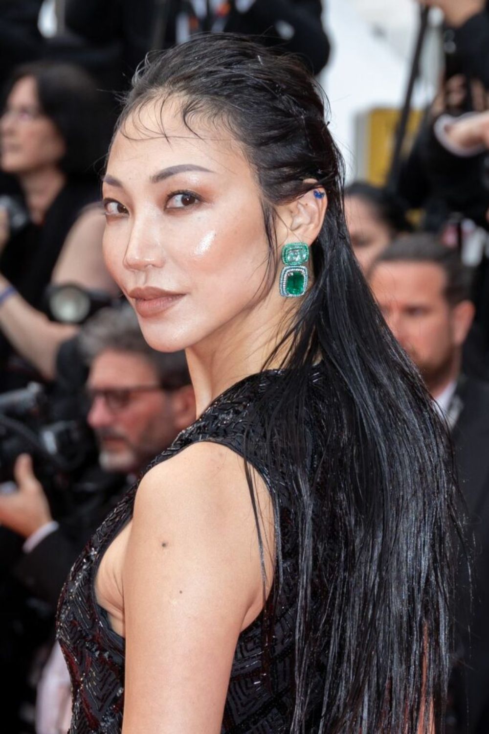 Soo Joo Park khoe trang sức Chopard lộng lẫy tại thảm đỏ Cannes 2023
