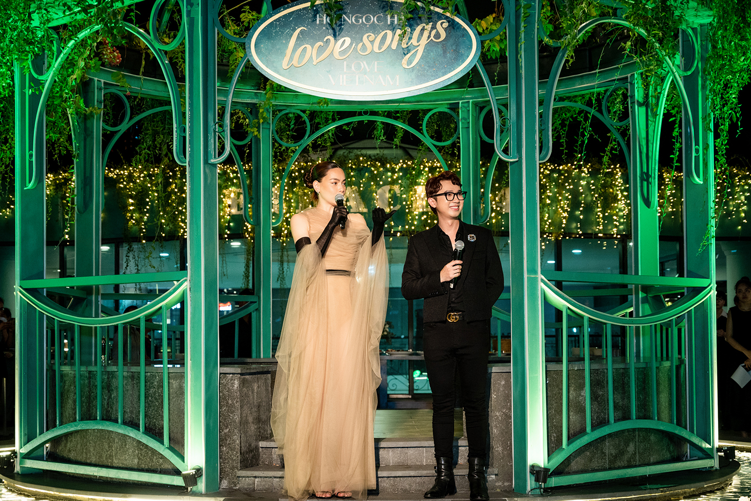 Harper's Bazaar_Hồ Ngọc Hà ra mắt Love Songs Love VietNam_03
