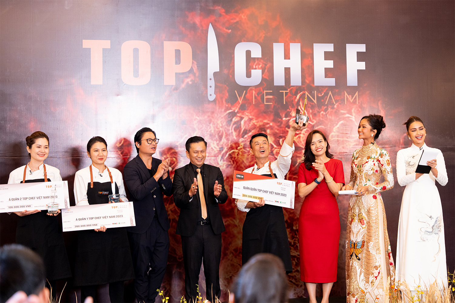 Harper's Bazaar_Đầu bếp Đinh Sơn Trúc quán quân Top Chef Vietnam 2023_02