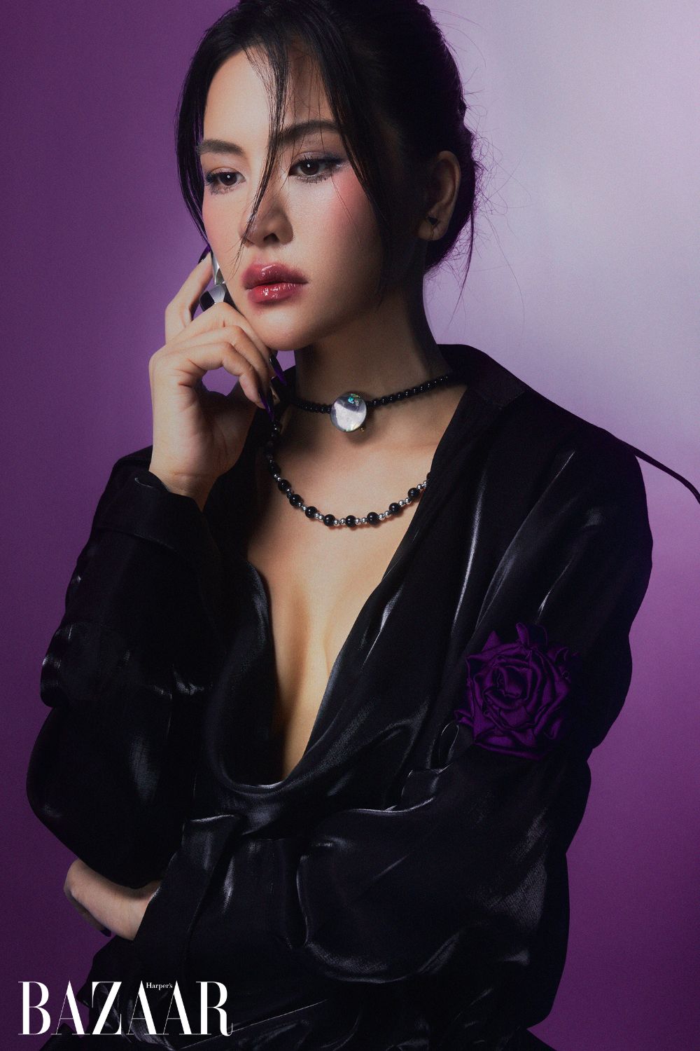 Nữ ca sĩ Hà Nhi trở lại với MV Ai Lau Đôi Mi Hoen