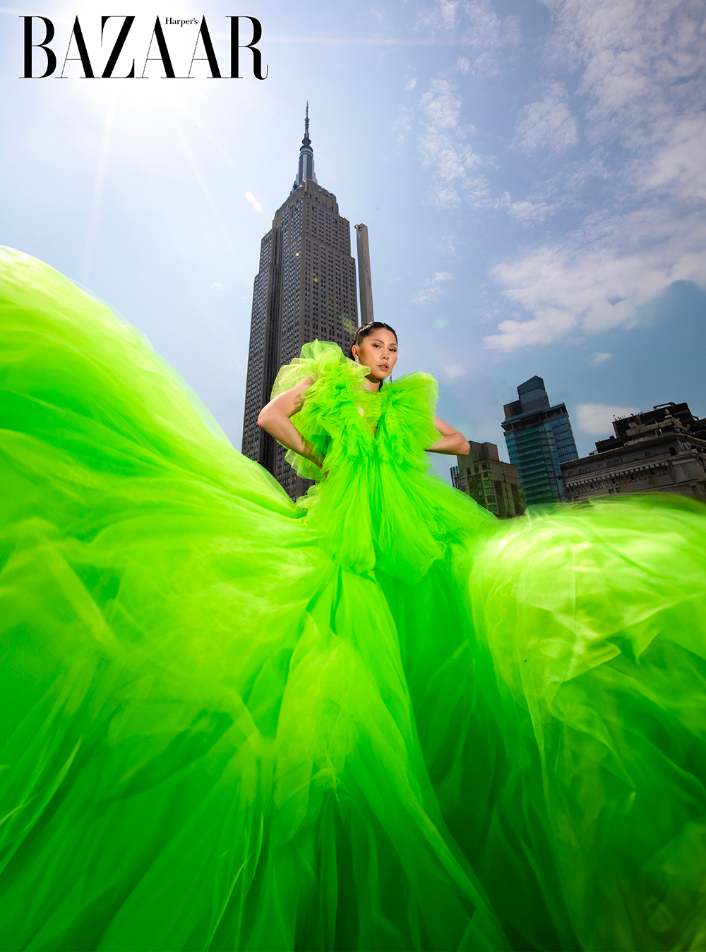 Phong cách của "Nữ thần Tự do" Madina Zhanuzakova trên bầu trời New York 1