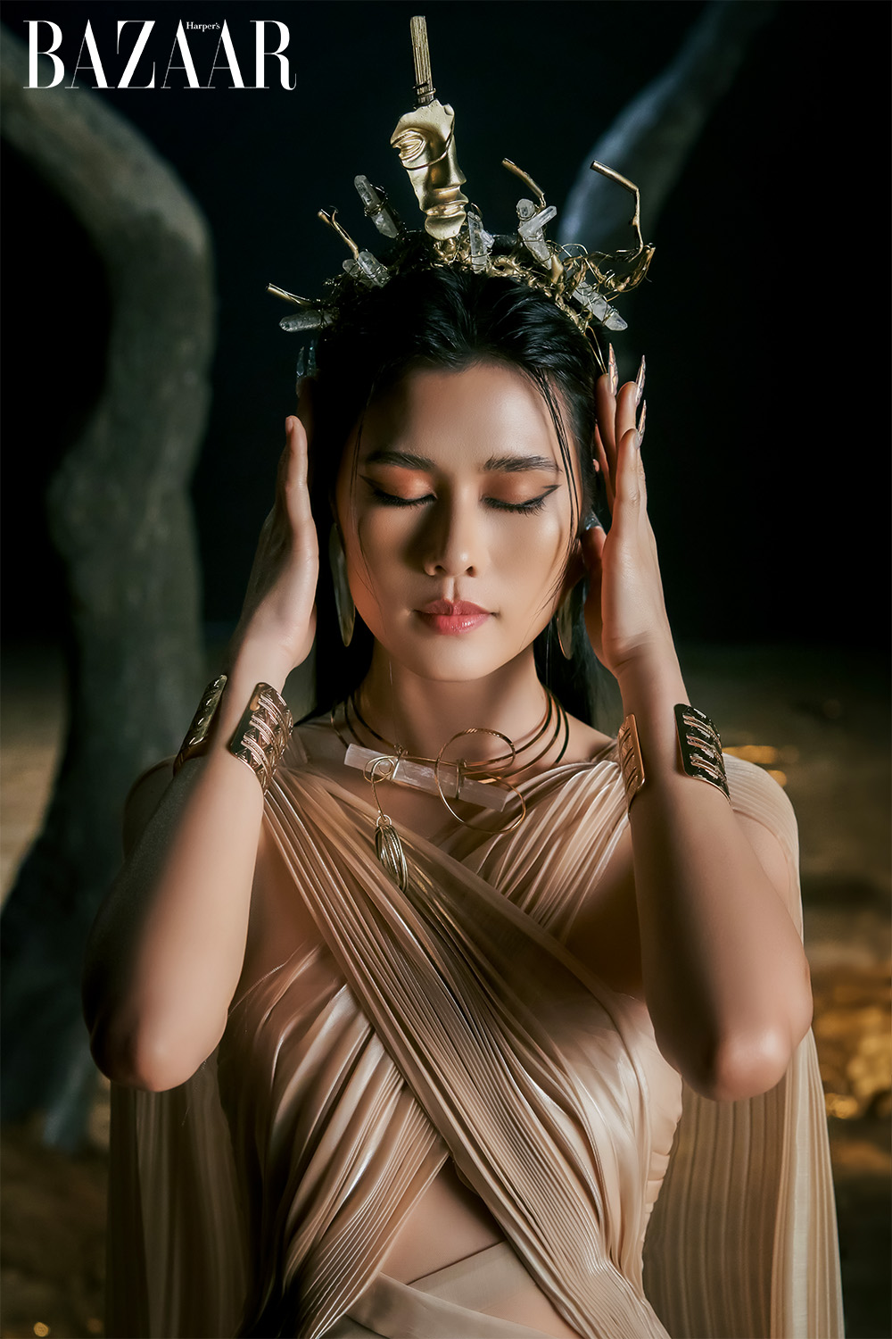 Harper's Bazaar_Ca sĩ Phúc Anh ra mắt MV Thena đậm chất cinematic_09