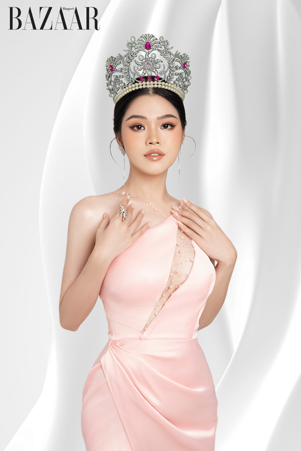 Harper's Bazaar_Hoa hậu Nhân Ái Trần Mỹ Huyền chia sẻ giá trị tích cực_02