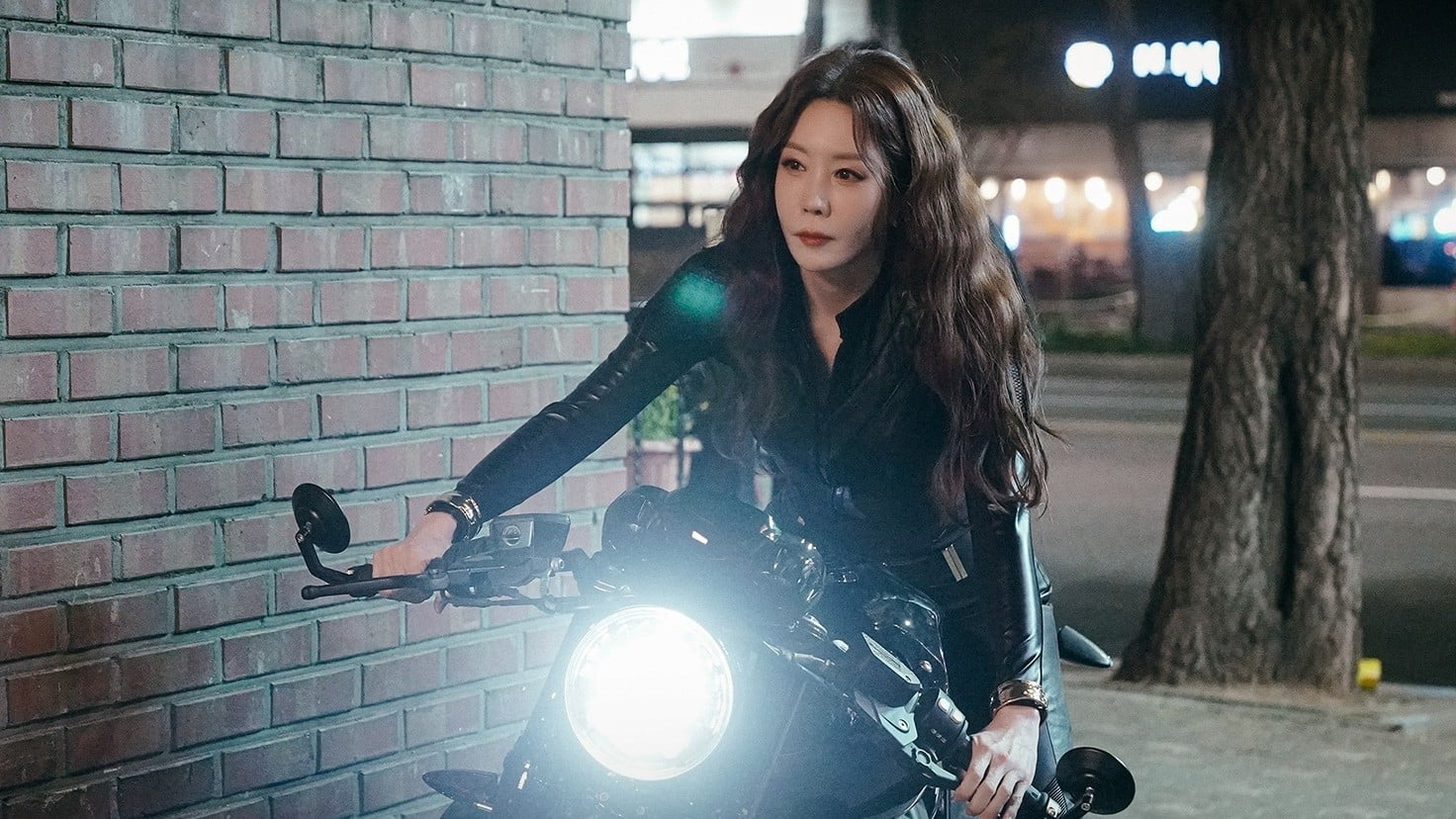 Kim Jung Eun vai Hwang Geum Joo