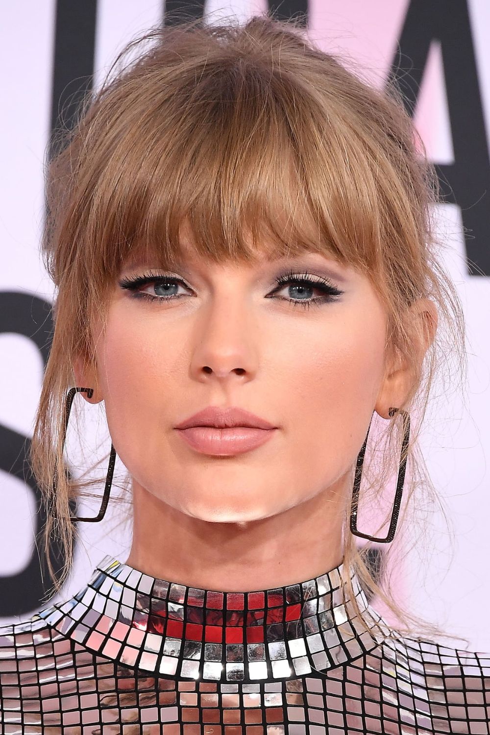 phong cách trang điểm Mod-girl của Taylor Swift