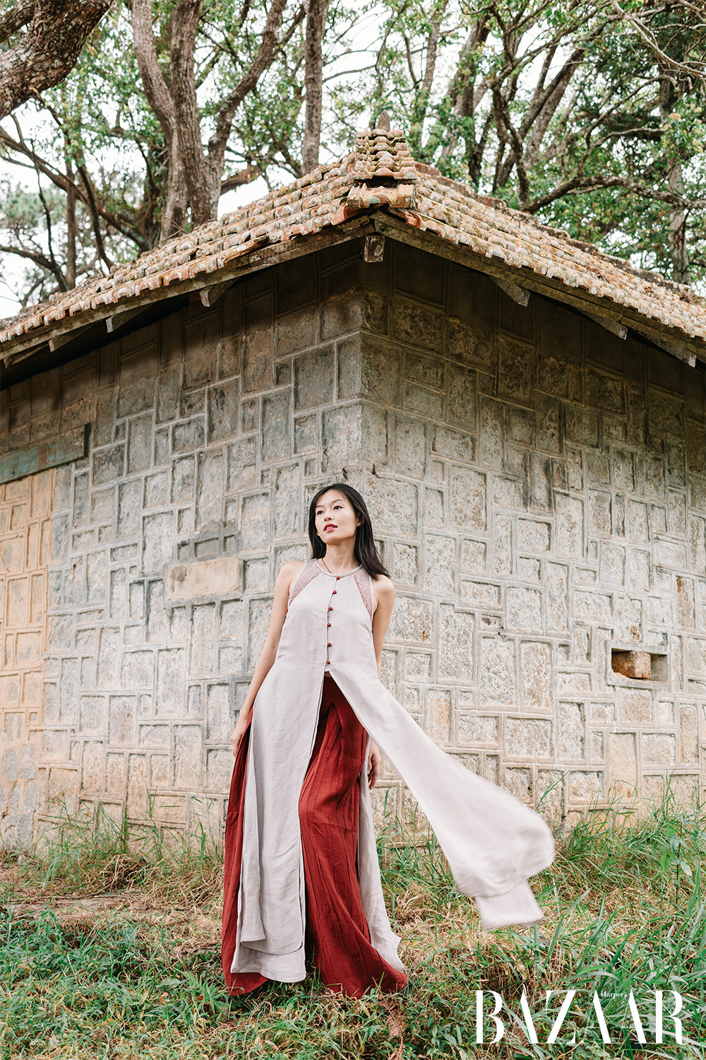 Harper's Bazaar_Nàng thơ Nguyễn Minh Hà xinh đẹp trong áo dài Moriko_03