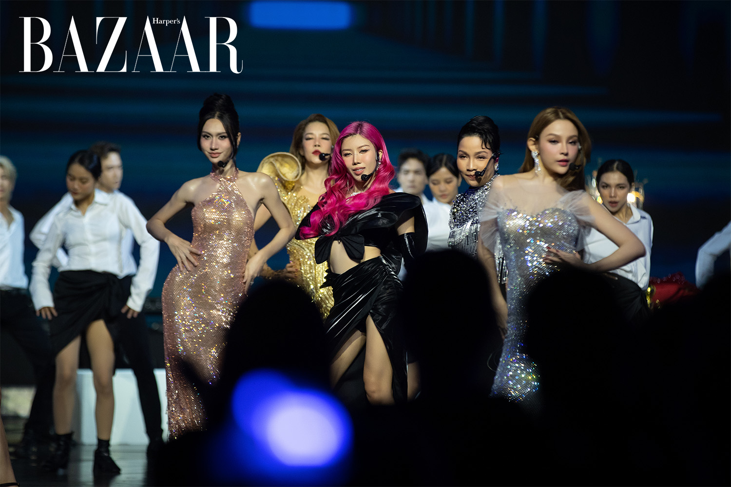 Harper’s Bazaar_Trang Pháp hoá sexy lady trên sân khấu công 5 Chị Đẹp_04