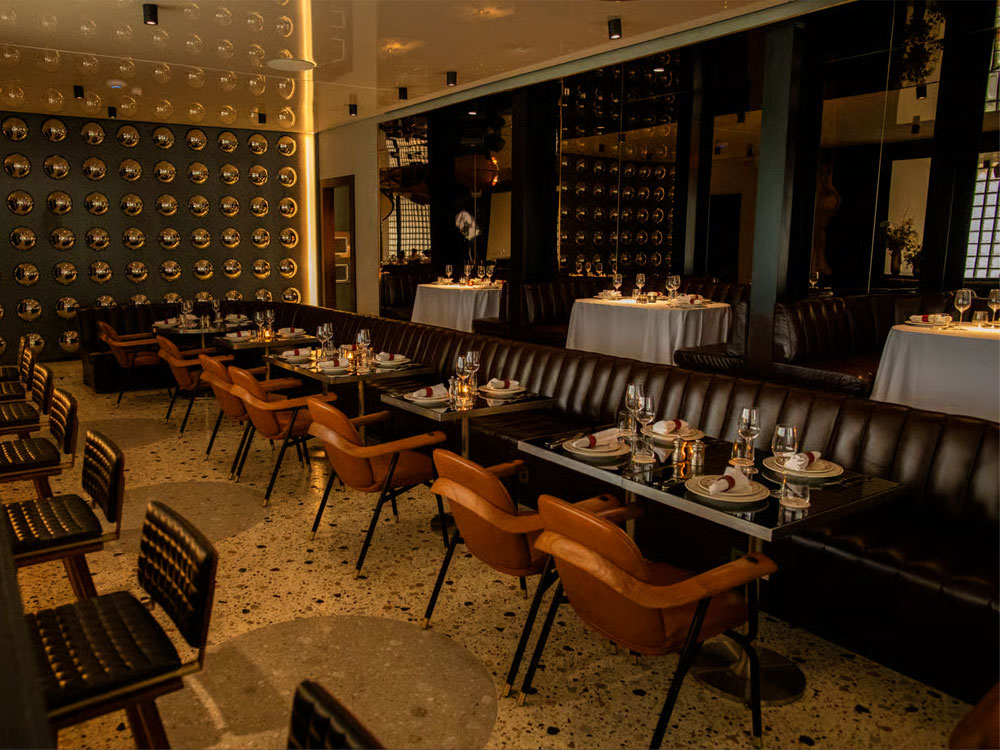 Nhà hàng The Coach