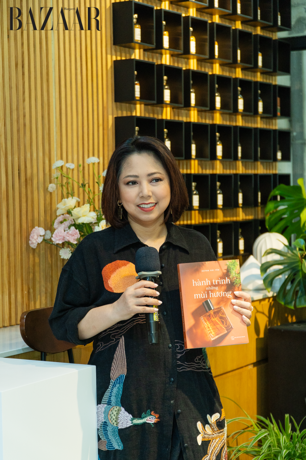 Nhà điều hương – Tác giả Huỳnh Hải Yến trong ngày ra mắt cuốn sách Hành trình của mùi hương. 