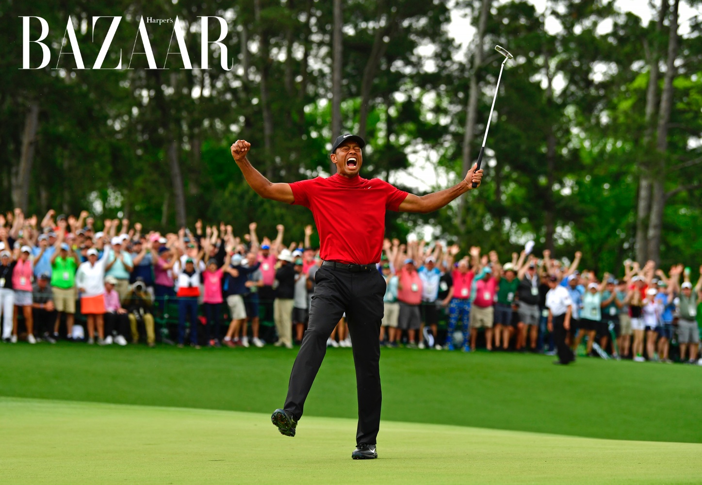Huyền thoại Tiger Woods ăn mừng chiến thắng năm 2029. 