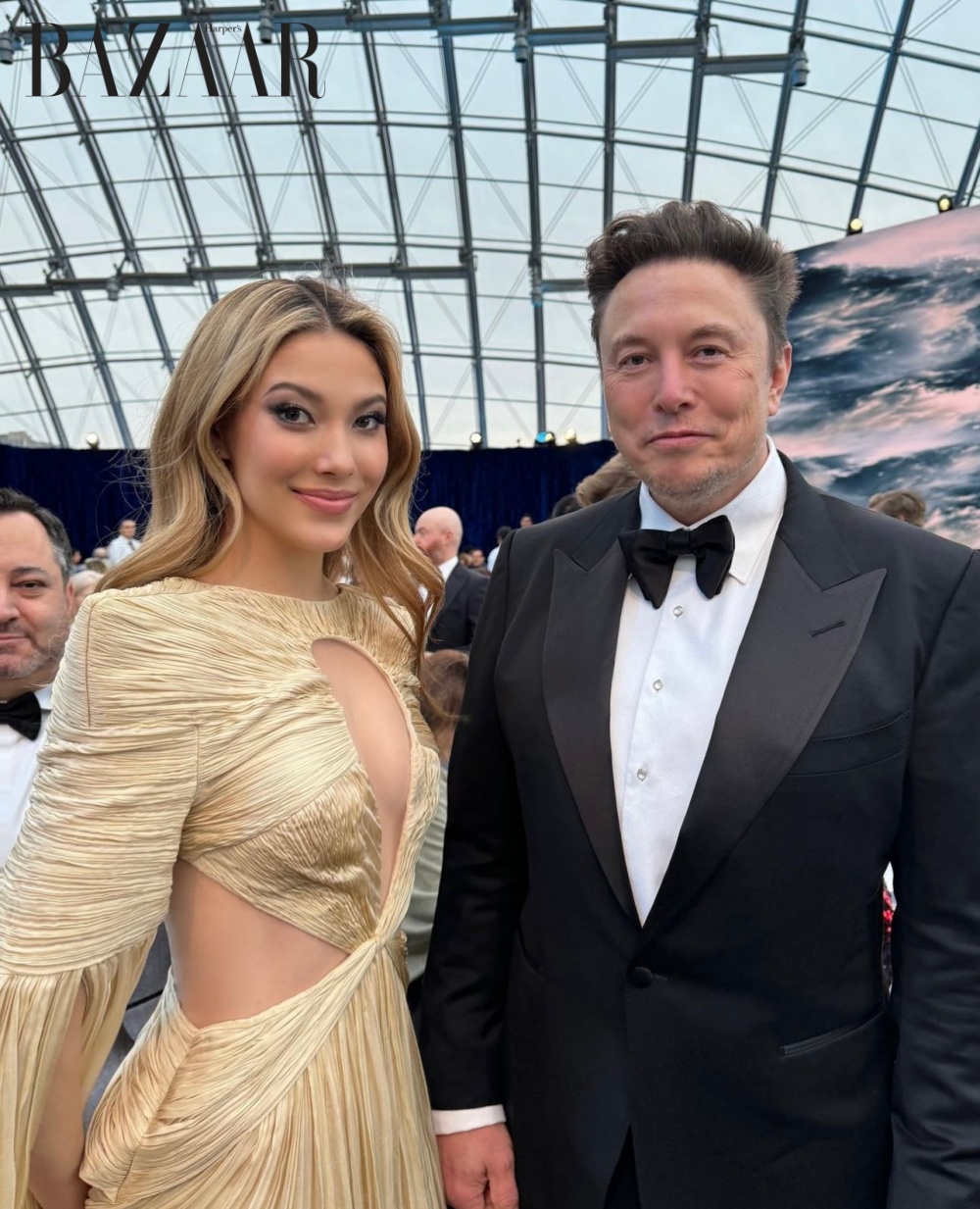 Cốc Ái Lăng cùng tỉ phú Elon Musk tại lễ trao giải. 