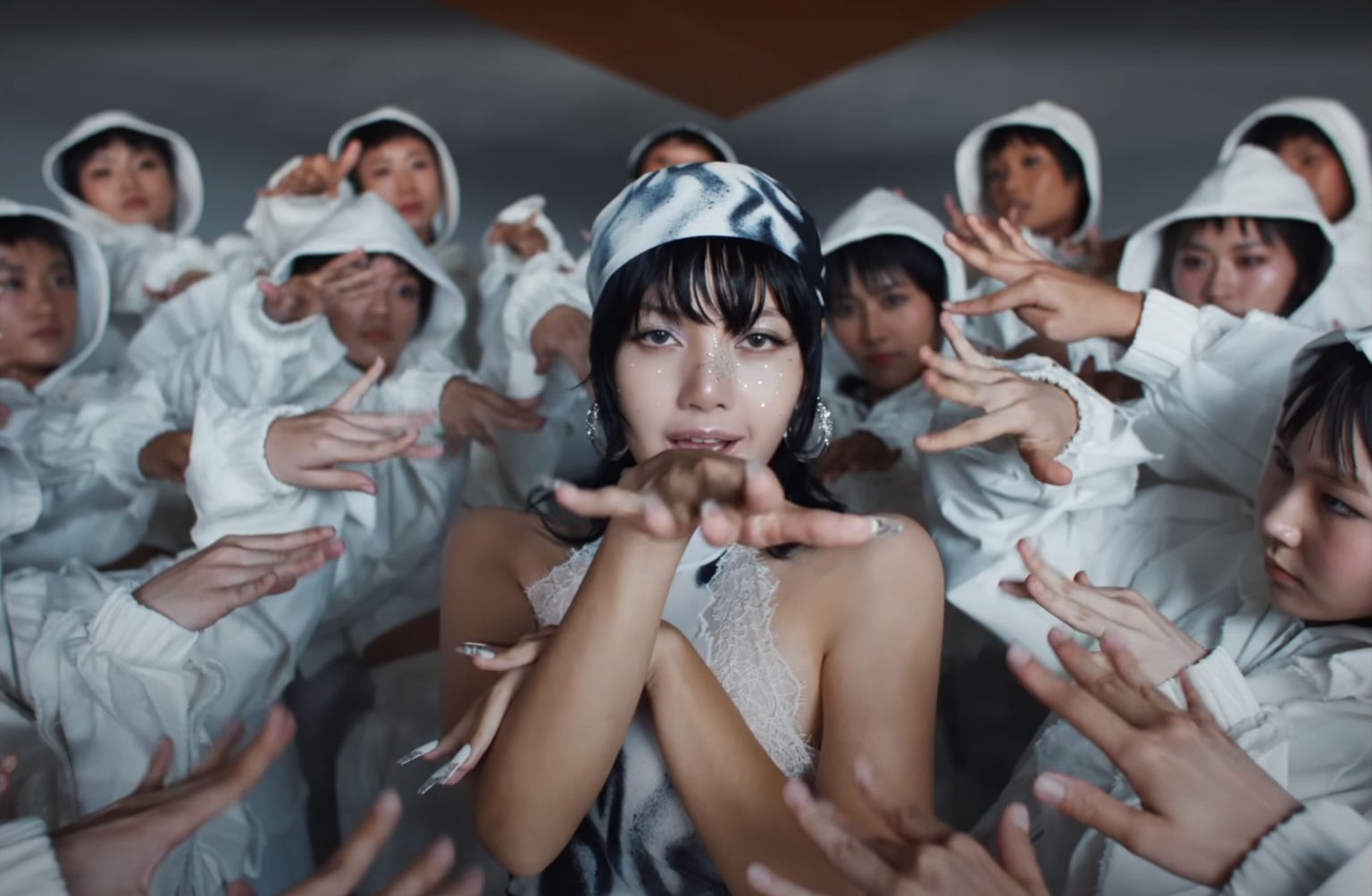 Ý nghĩa ca khúc và hình ảnh trong MV ROCKSTAR của Lisa | Harper's ...
