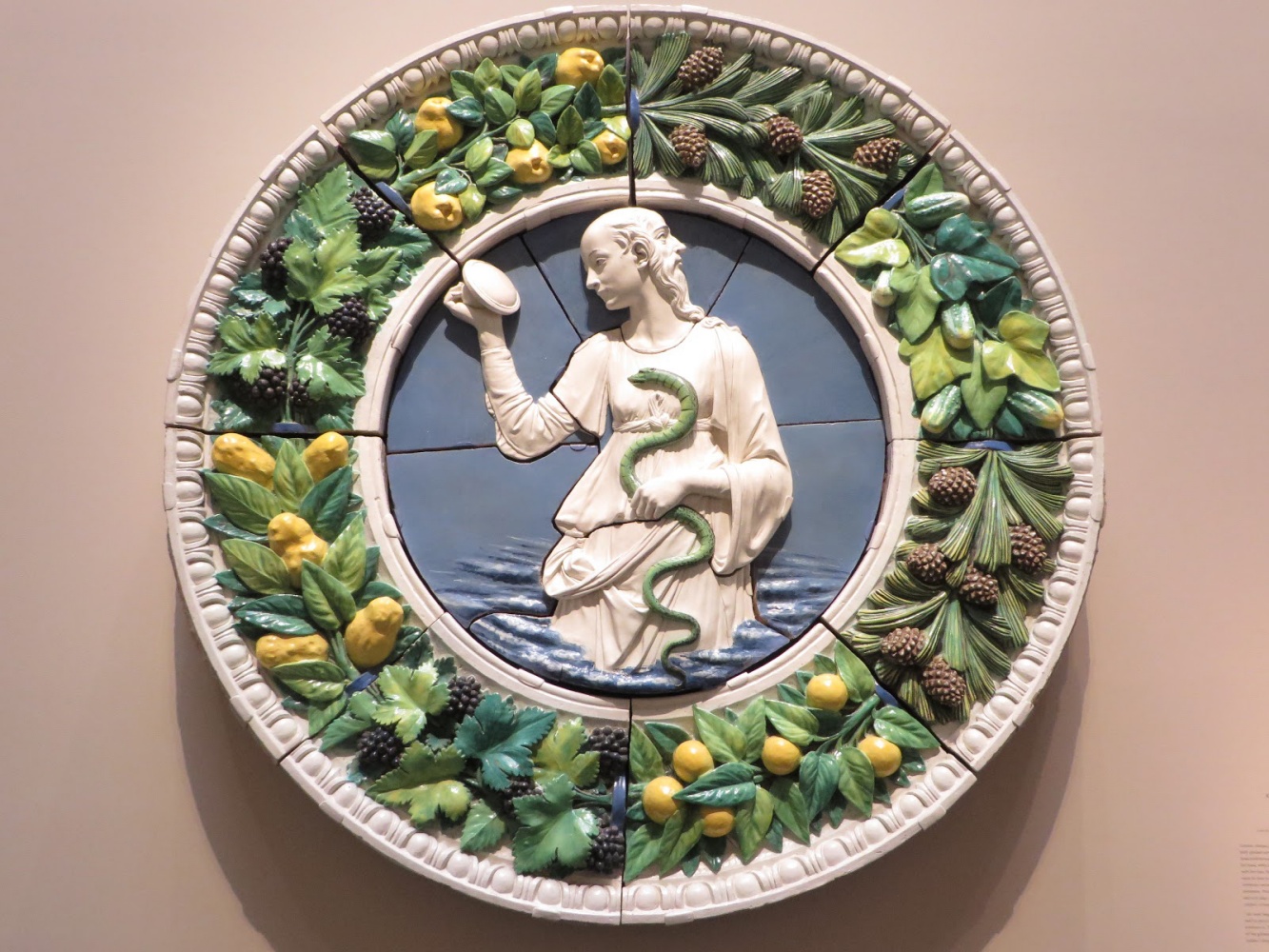 Tác phẩm Prudence bằng đất nung tráng men của nhà điêu khắc người Ý Andrea della Robbia tạo ra vào năm 1475. Ảnh: MET Museum