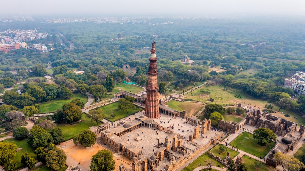 Du lịch Ấn Độ ở Qutb Minar (Delhi)