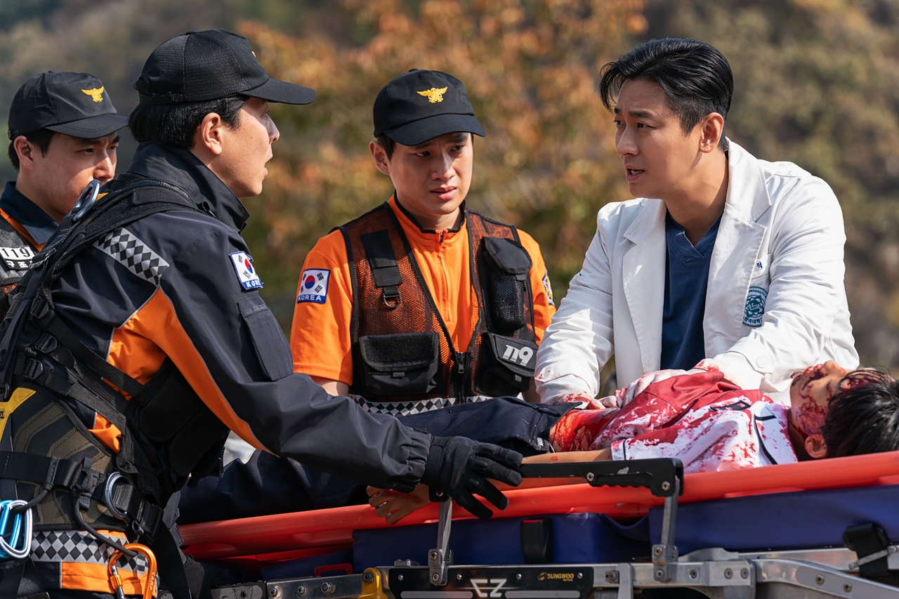 Phim Trung tâm chăm sóc chấn thương (The trauma code: Heroes on call) có hay không?