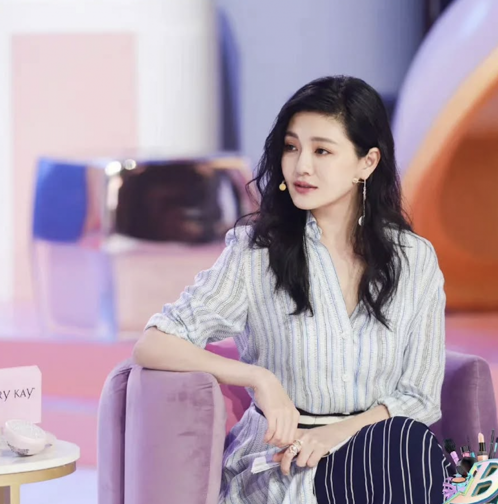 Chương trình truyền hình có sự tham gia của Từ Hy Viên: Dee's Talk (2021)