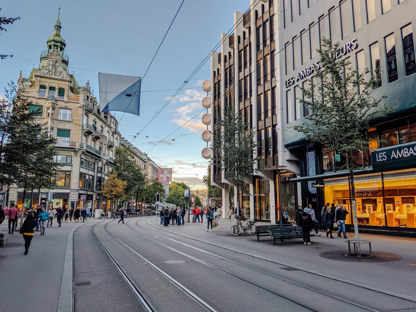 Những điểm du lịch Thụy Sĩ trong phim Hạ cánh nơi anh: Đại lộ mua sắm Bahnhofstrasse