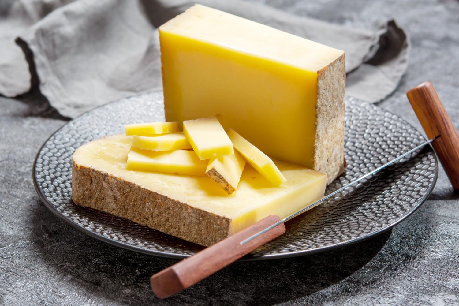 Comté – Phô mai cứng truyền thống