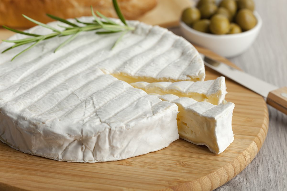 Các loại phô mai nổi tiếng ở Pháp: Brie de Meaux mềm cổ điển