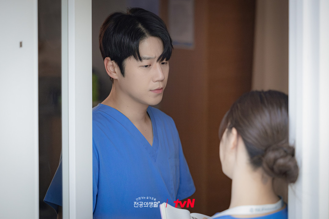 bzvn-jung-jun-won-chuyen-doi-bac-si-noi-tru-ku-do-won (13)