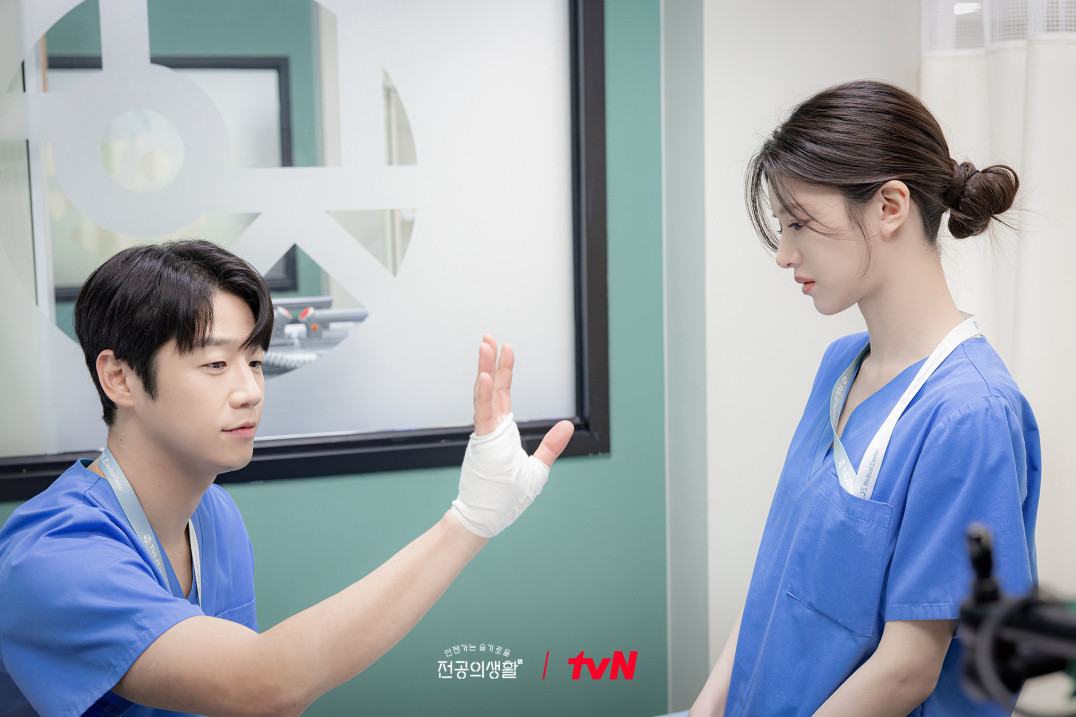bzvn-jung-jun-won-chuyen-doi-bac-si-noi-tru-ku-do-won (17)