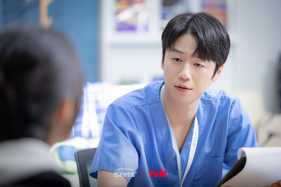 bzvn-jung-jun-won-chuyen-doi-bac-si-noi-tru-ku-do-won (20)