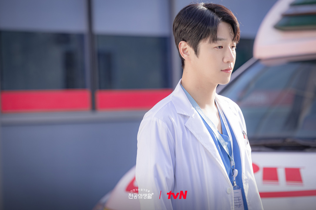bzvn-jung-jun-won-chuyen-doi-bac-si-noi-tru-ku-do-won (25)