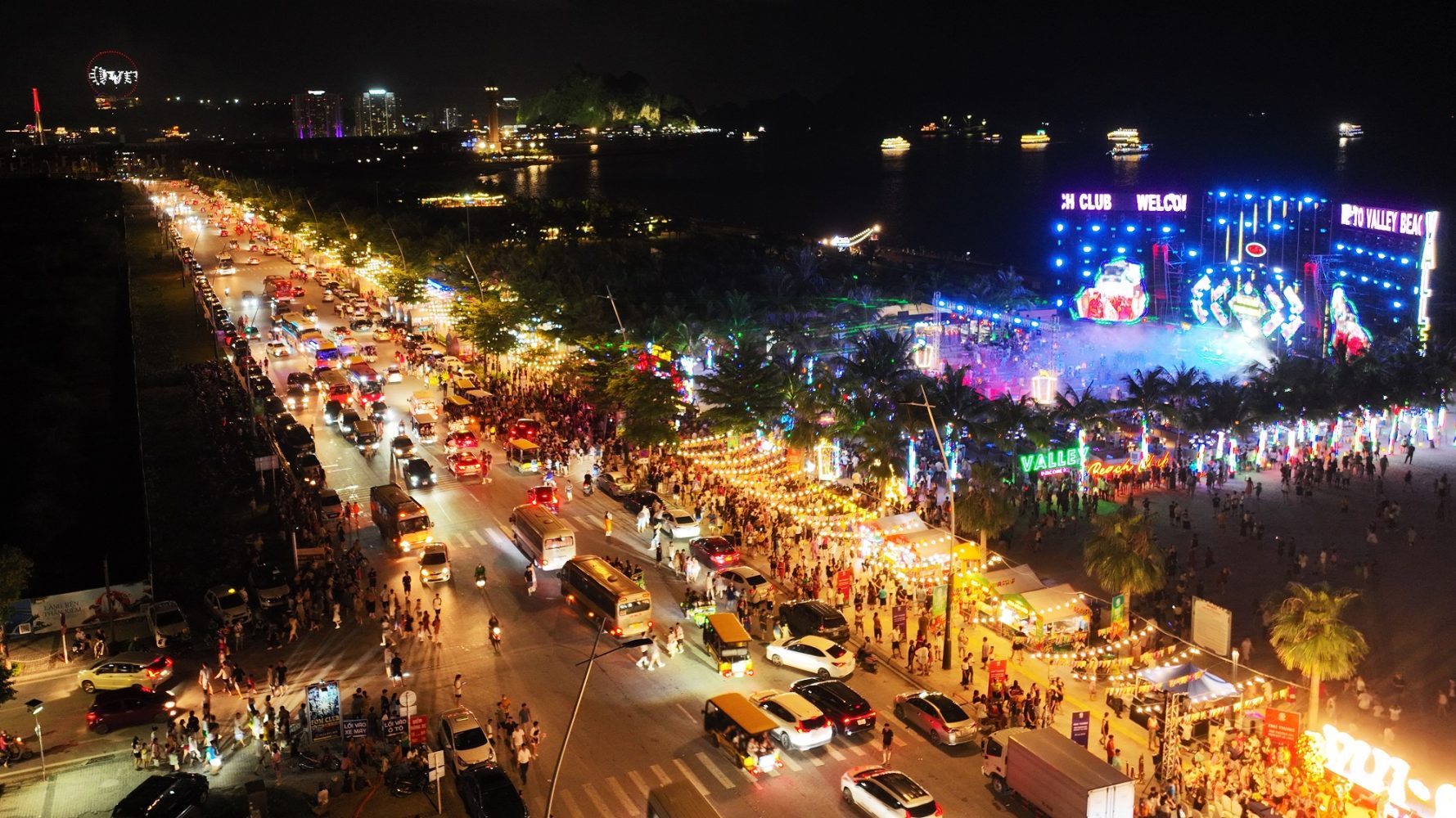 Chợ đêm Hạ Long