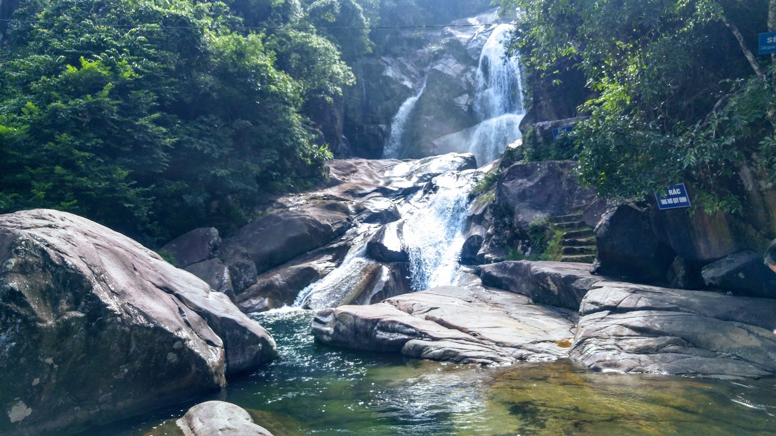 Các địa điểm du lịch ở Quảng Ninh: Thác Khe Vằn