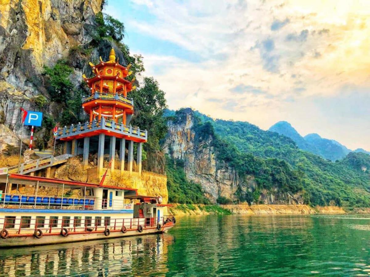 Đền Bà Chúa Thác Bờ