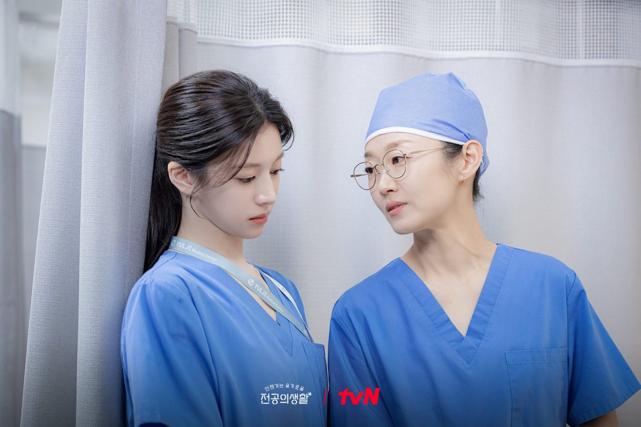 Go Yoon Jung – “Át chủ bài” khuấy đảo mạng xã hội