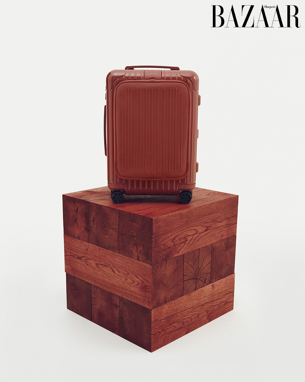RIMOWA chào hè 2025 với những tông màu sống động