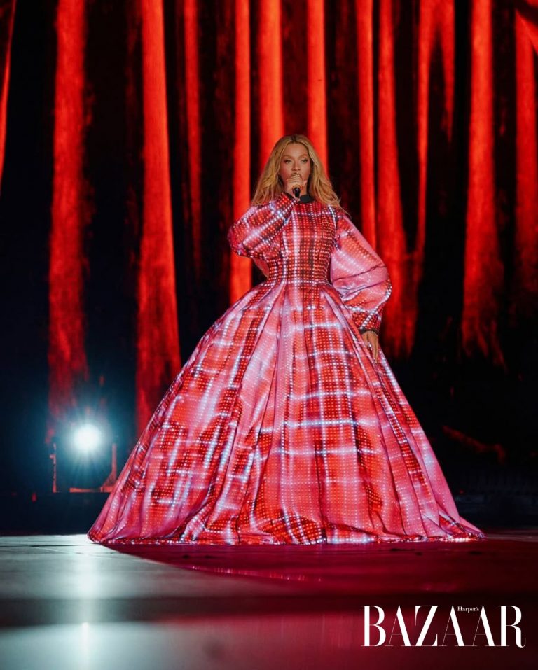 Thời trang cao bồi triệu đô Beyoncé tại concert Cowboy Carter | Harper ...