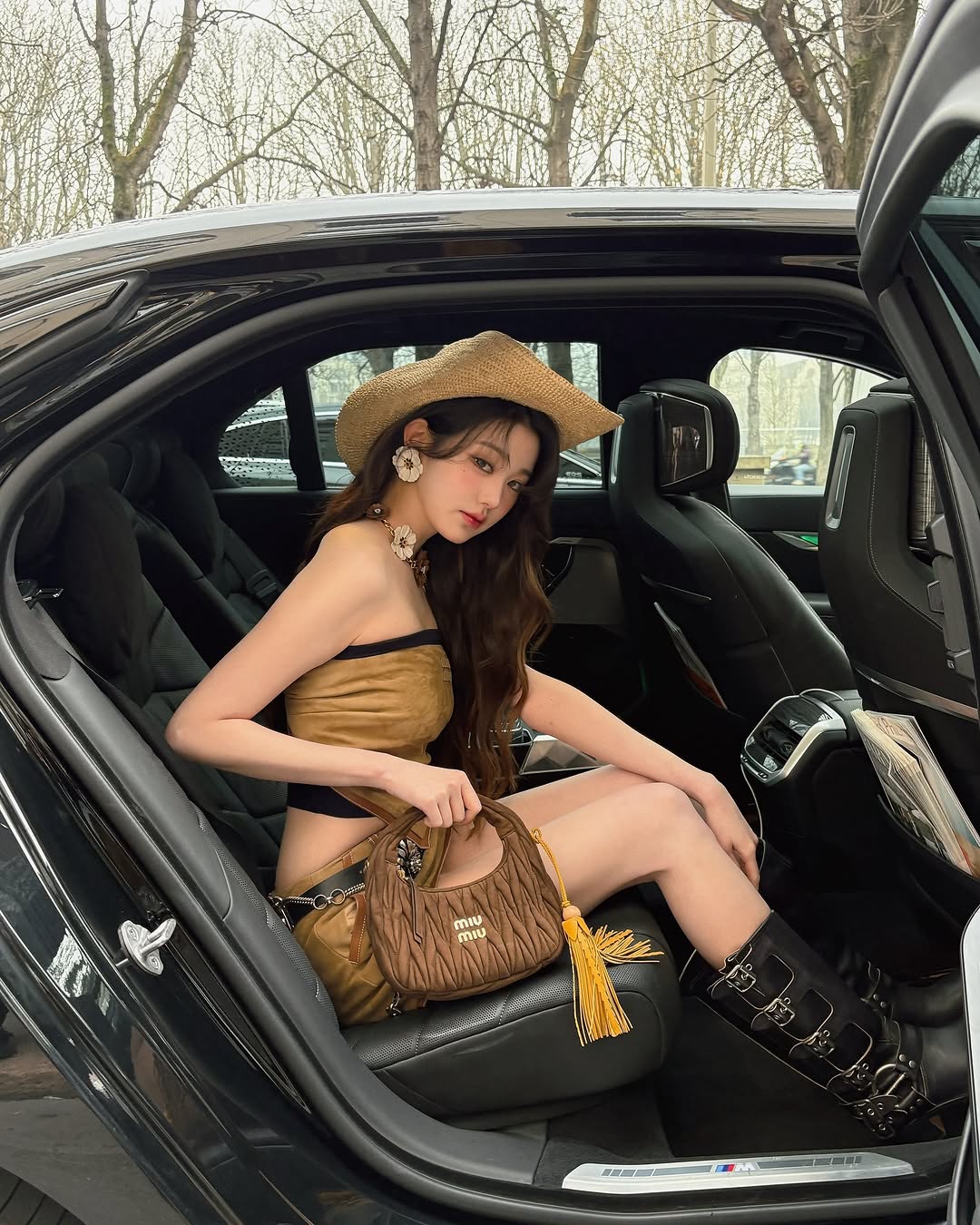 Hóa nữ cao bồi với phong cách “Coastal Cowgirl”