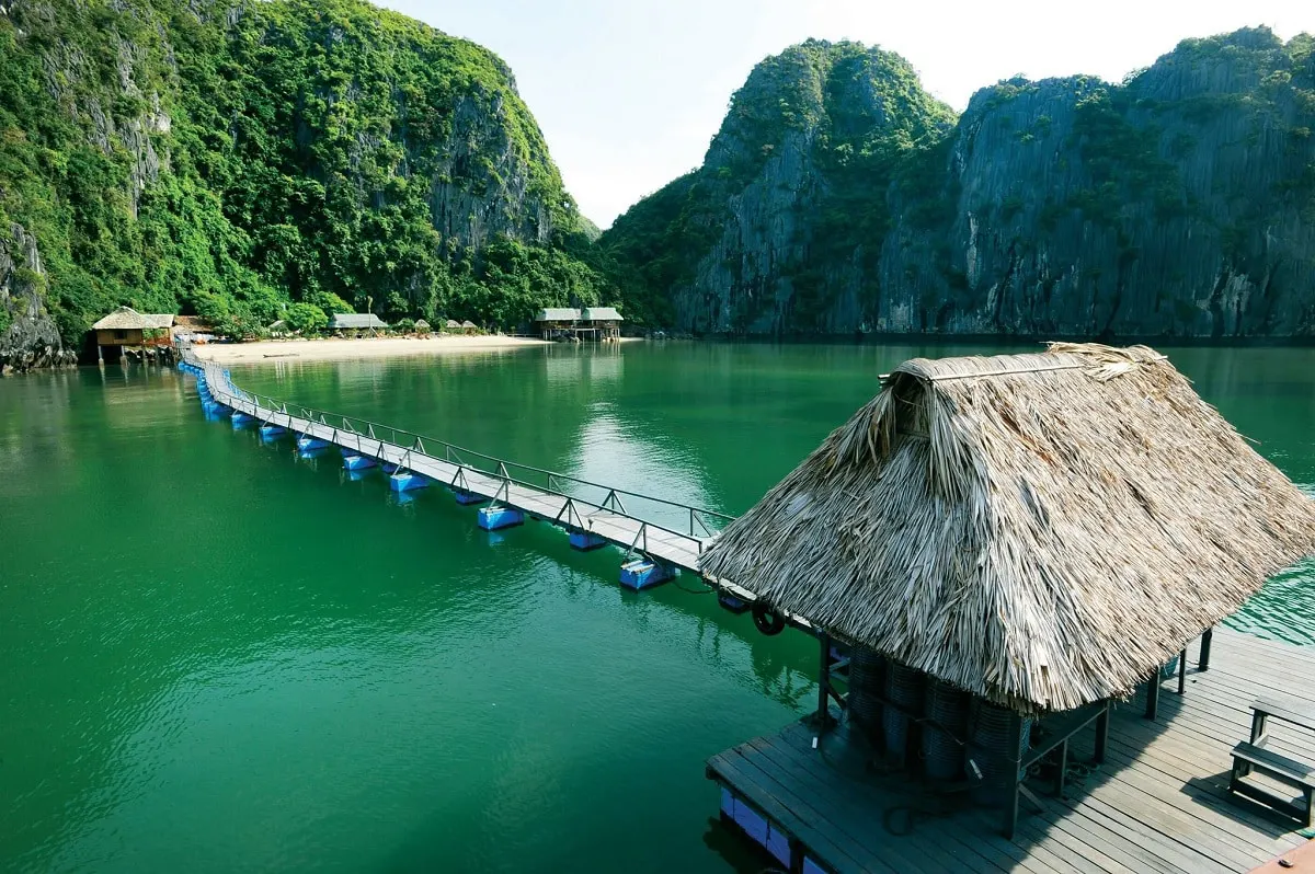 Làng chài Việt Hải