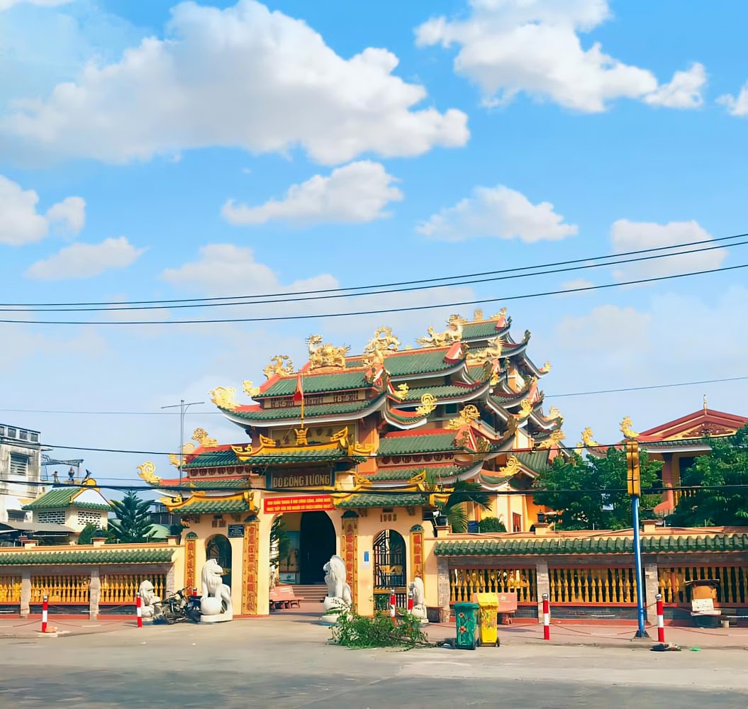 Đền thờ ông bà chủ chợ Cao Lãnh