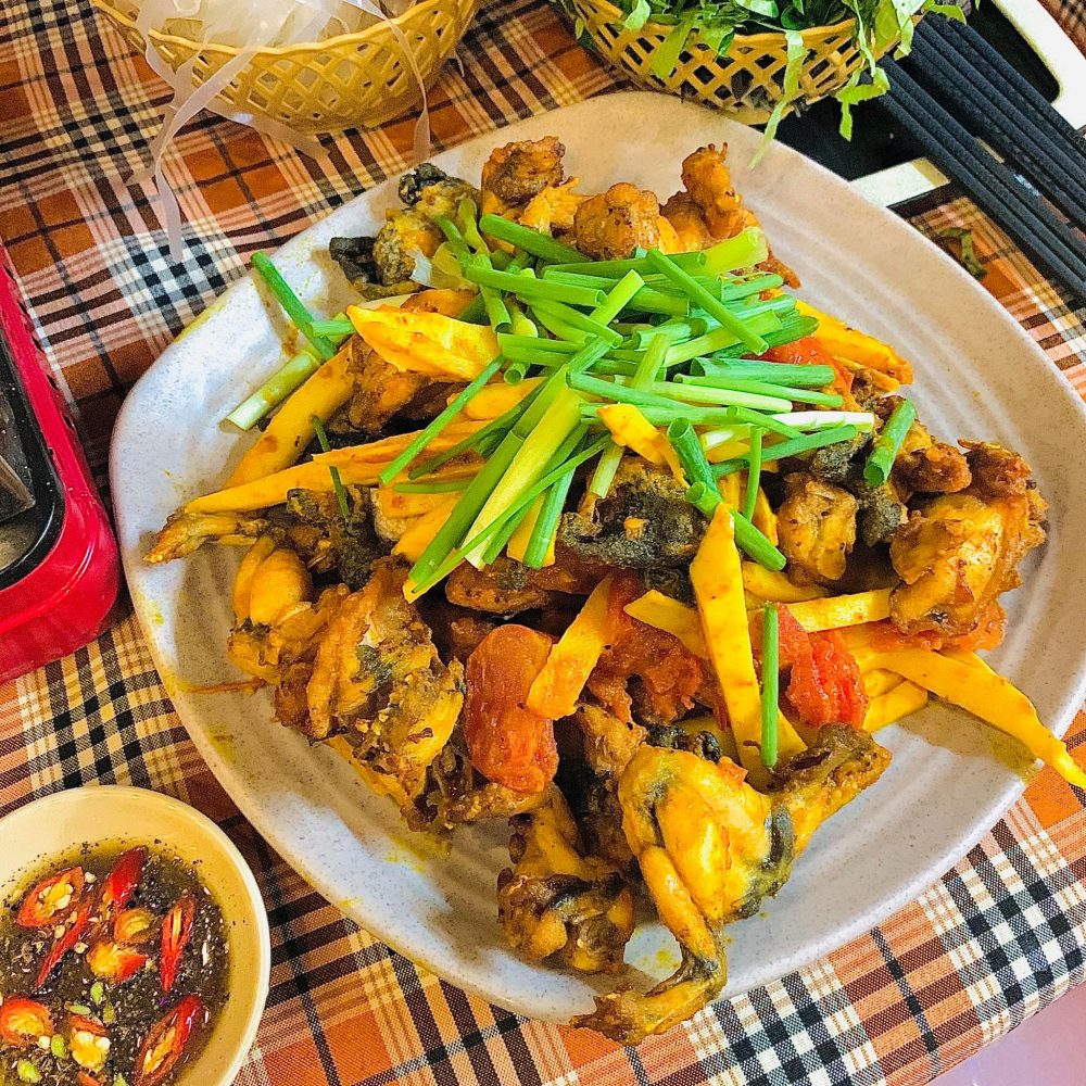 Cháo 147 và Lẩu ếch 220 Hàng Kênh